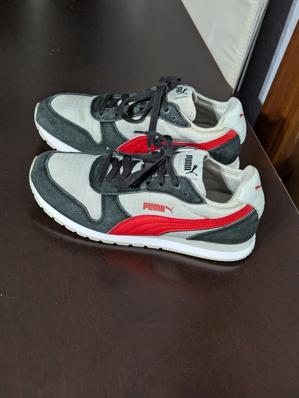 Puma Retro Runner Sneakers in Gray, Black & Red